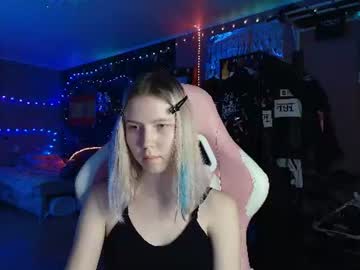 tinyblondiedoll
