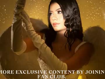 mia_kisses2