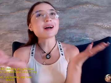 mia_luxor