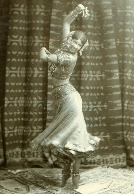 Vintage Gypsy Dancers — 13