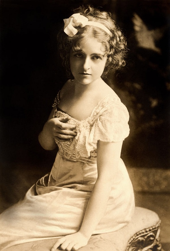 Vintage Glamour Photos — 7